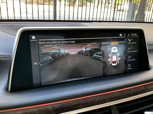 Used 2022 BMW 750i xDrive w/ Executive Package image 26