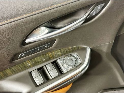 Used 2019 Cadillac XT4 Premium Luxury w/ Enhanced Visibility Package AWD/4WD image 18