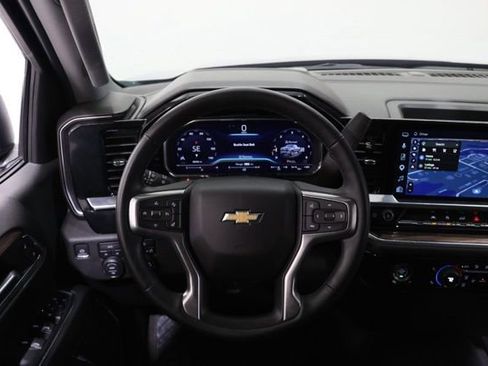 Used 2024 Chevrolet Silverado 1500 LT AWD/4WD image 14