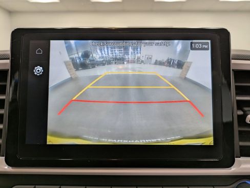 Used 2023 Hyundai Venue Limited image 12