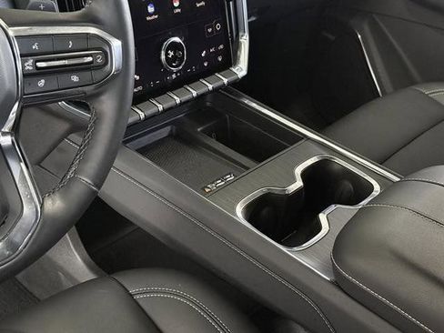 Used 2024 GMC Acadia Elevation w/ Luxury Package image 19