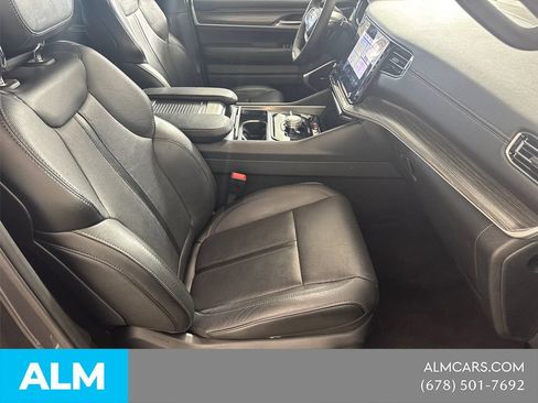 Used 2024 Jeep Wagoneer Series II w/ Flexible Seating Group AWD/4WD image 16