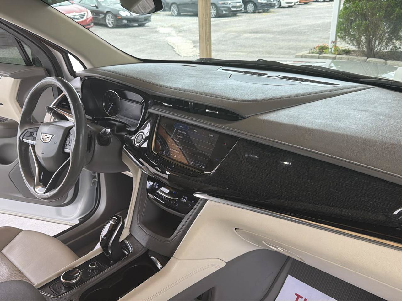 Used 2021 Cadillac XT6 Premium Luxury FWD image 25