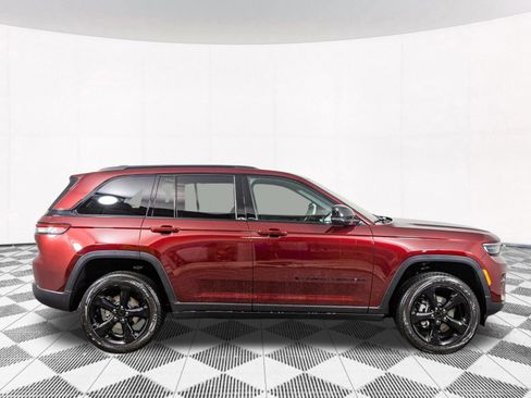 New 2025 Jeep Grand Cherokee Altitude image 6