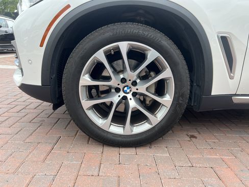 Used 2023 BMW X5 xDrive40i w/ Premium Package AWD/4WD image 13