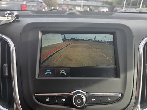 Used 2018 Chevrolet Equinox LS image 24