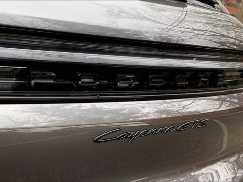 Used 2025 Porsche Cayenne GTS image 28