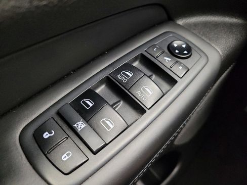 Used 2021 Jeep Grand Cherokee High Altitude AWD/4WD image 27