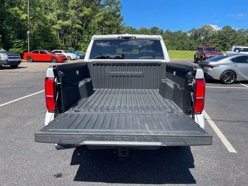 Used 2025 Toyota Tacoma TRD Off-Road AWD/4WD image 16
