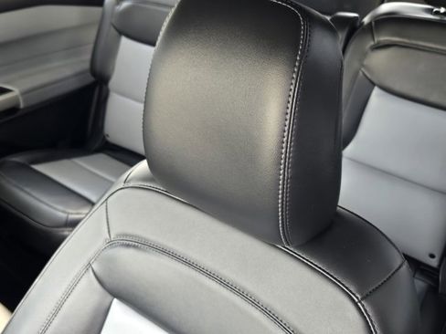 Certified 2022 Ford Explorer XLT w/ Equipment Group 202A image 23