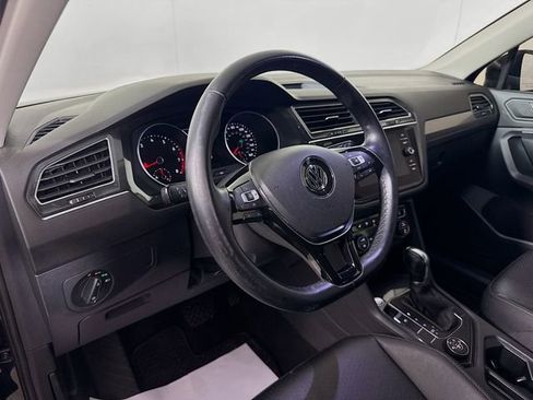 Used 2019 Volkswagen Tiguan SE w/ Panoramic Sunroof Package AWD/4WD image 11