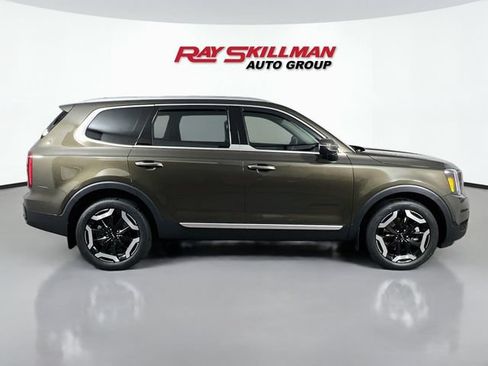 Used 2025 Kia Telluride S FWD image 8