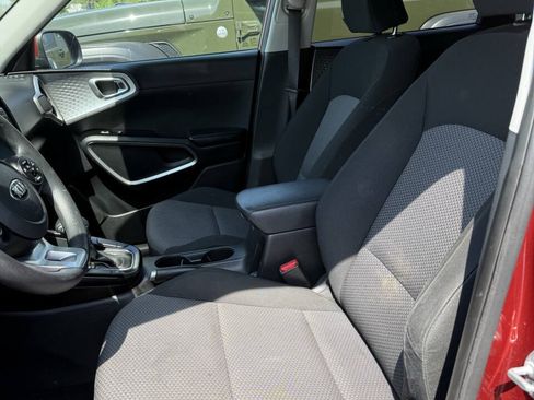 Used 2020 Kia Soul LX FWD image 5