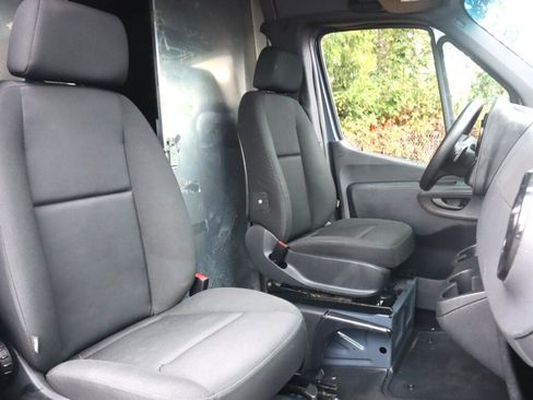 Used 2019 Mercedes-Benz Sprinter 144 image 28