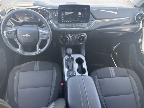Used 2025 Chevrolet Blazer LT FWD image 27