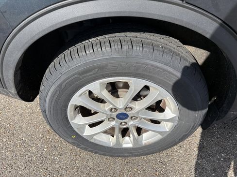 Used 2022 Ford Escape SE image 13