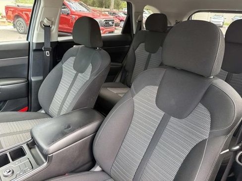 Used 2023 Kia Sorento LX FWD image 10