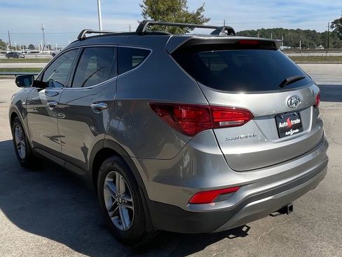 Used 2017 Hyundai Santa Fe Sport FWD image 6