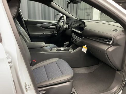 New 2025 Buick Envista Preferred image 11