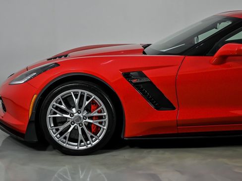 Used 2016 Chevrolet Corvette Z06 w/ 3LZ Preferred Equipment Group RWD image 7
