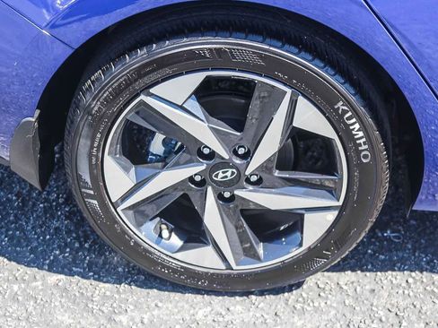 Used 2023 Hyundai Elantra SEL w/ Convenience Package image 11