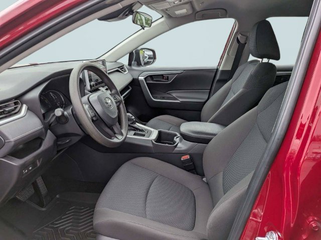Used 2025 Toyota RAV4 LE FWD image 20