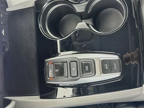 Used 2017 Honda Pilot Touring image 24