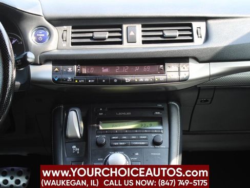 Used 2017 Lexus CT 200h image 19