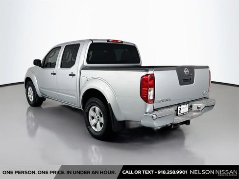 Used 2011 Nissan Frontier SV AWD/4WD image 7