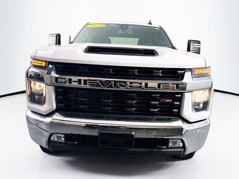Used 2023 Chevrolet Silverado 3500 LT w/ Convenience Package AWD/4WD image 2