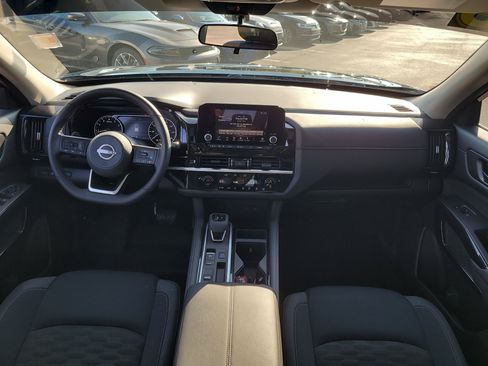 Used 2025 Nissan Pathfinder SV w/ SV Premium Package image 14