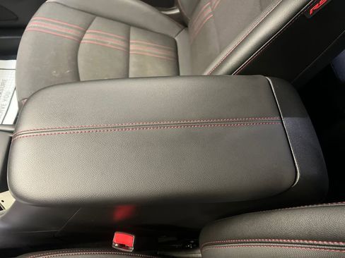 Used 2023 Chevrolet Equinox RS AWD/4WD image 32