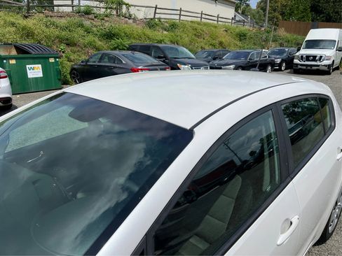 Used 2016 Kia Forte LX image 12