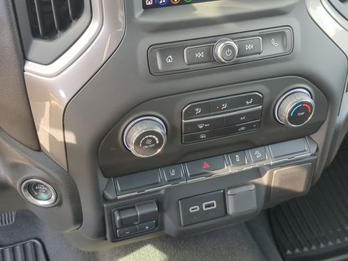 Used 2025 Chevrolet Silverado 2500 Custom w/ Z71 Off-Road Package image 18