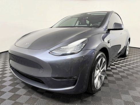 Used 2021 Tesla Model Y Long Range AWD/4WD image 3
