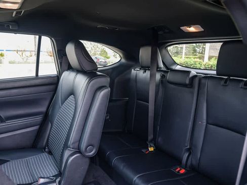 Used 2023 Toyota Highlander XSE image 19