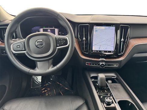 Certified 2022 Volvo XC60 B5 Momentum w/ Climate Package image 23
