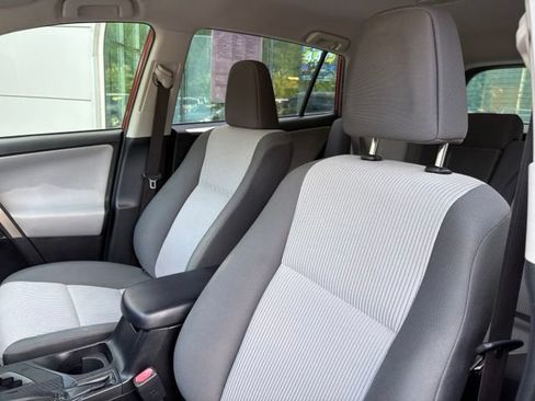 Used 2014 Toyota RAV4 LE FWD image 12