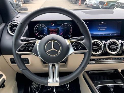 Used 2026 Mercedes-Benz GLA 250 4MATIC image 4