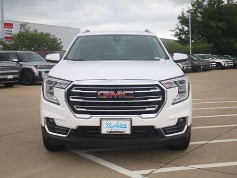 Used 2023 GMC Terrain SLT FWD image 3