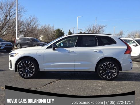Used 2026 Volvo XC60 T8 Ultra w/ Protection Package Premier AWD/4WD image 3