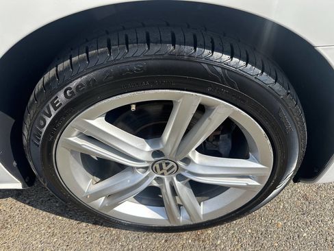 Used 2014 Volkswagen Passat TDI SE image 28