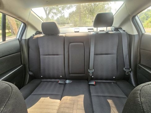 Used 2010 MAZDA MAZDA3 i Touring FWD image 21