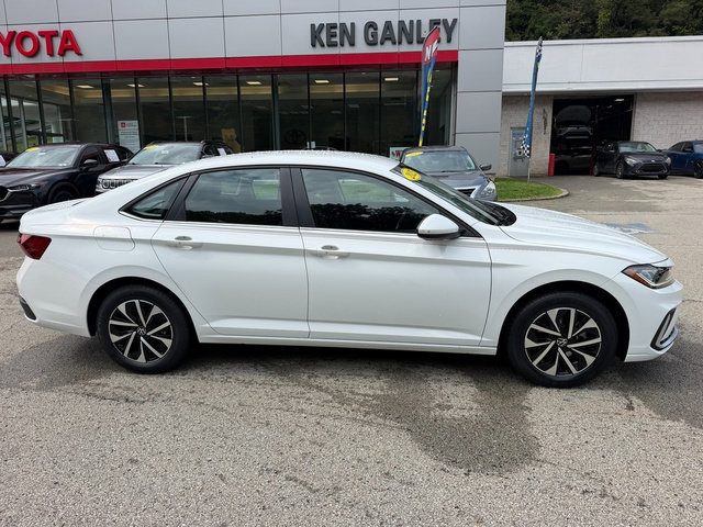 Used 2025 Volkswagen Jetta S FWD image 2