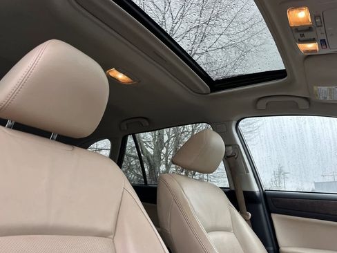 Used 2017 Subaru Outback 3.6R Limited image 17