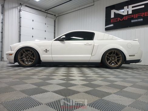 Used 2007 Ford Mustang Shelby GT500 RWD image 12