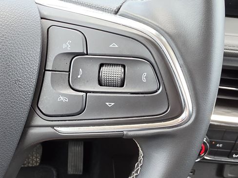Used 2025 Buick Encore GX Preferred AWD/4WD image 21