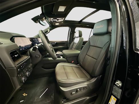 New 2026 Chevrolet Suburban High Country image 23