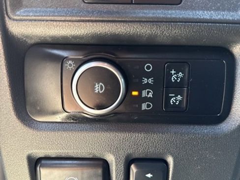 Used 2024 Ford Expedition Limited image 16