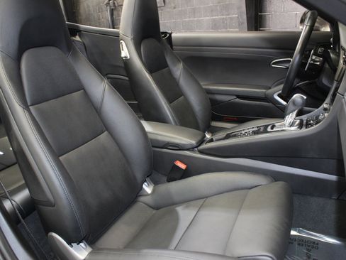 Used 2017 Porsche 911 Carrera image 40